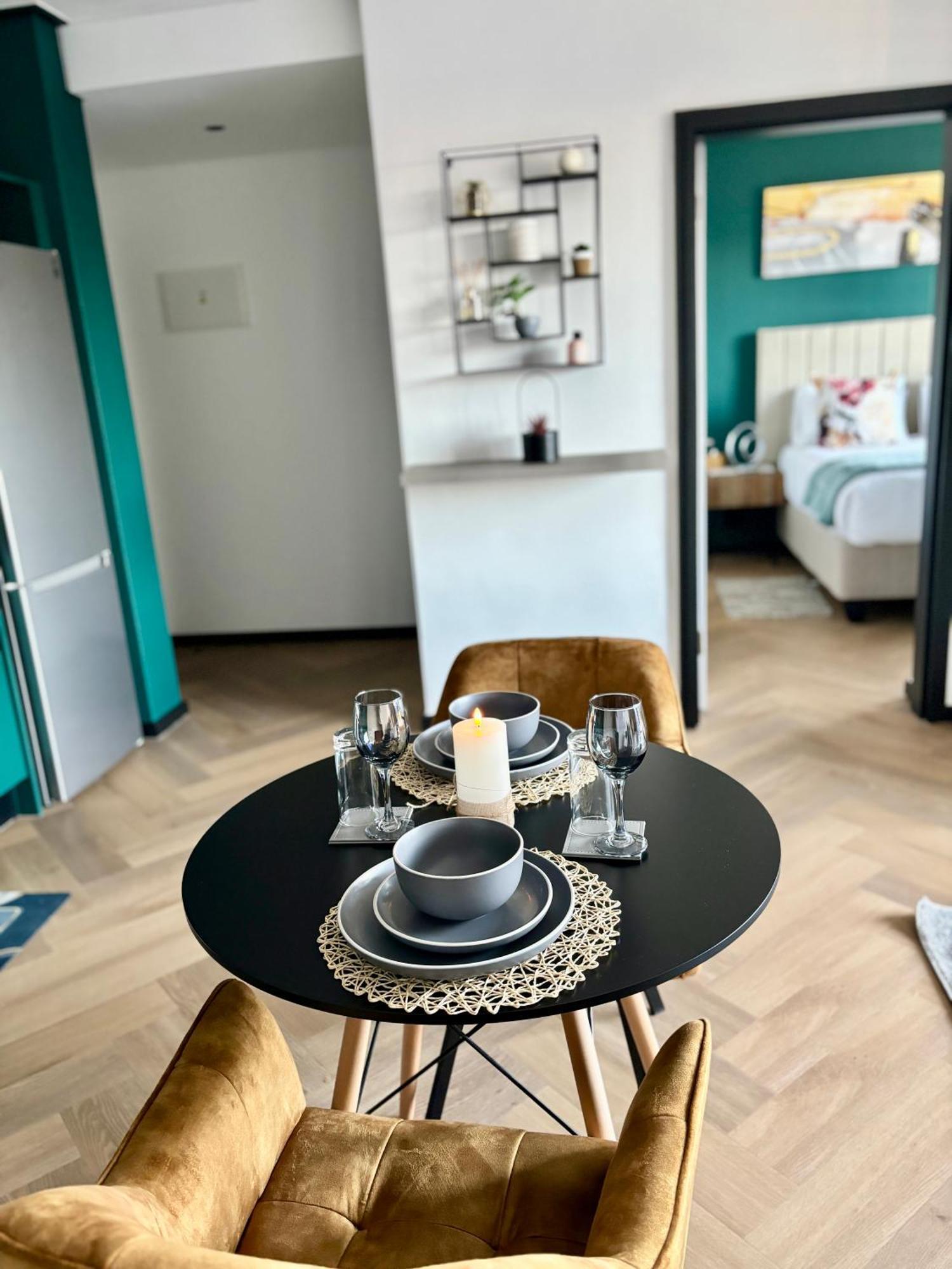 Zals Luxury -nine Palms Apartment